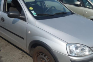 Vitre arriere droit OPEL CORSA C