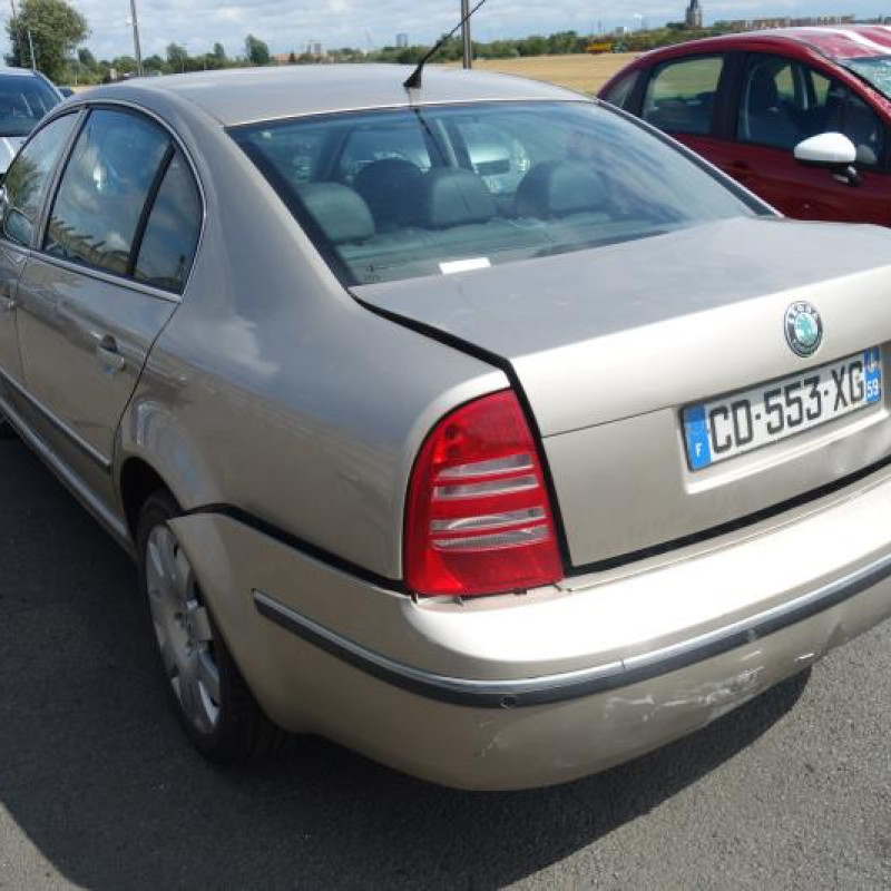 Vitre arriere droit SKODA SUPERB 1 Photo n°4