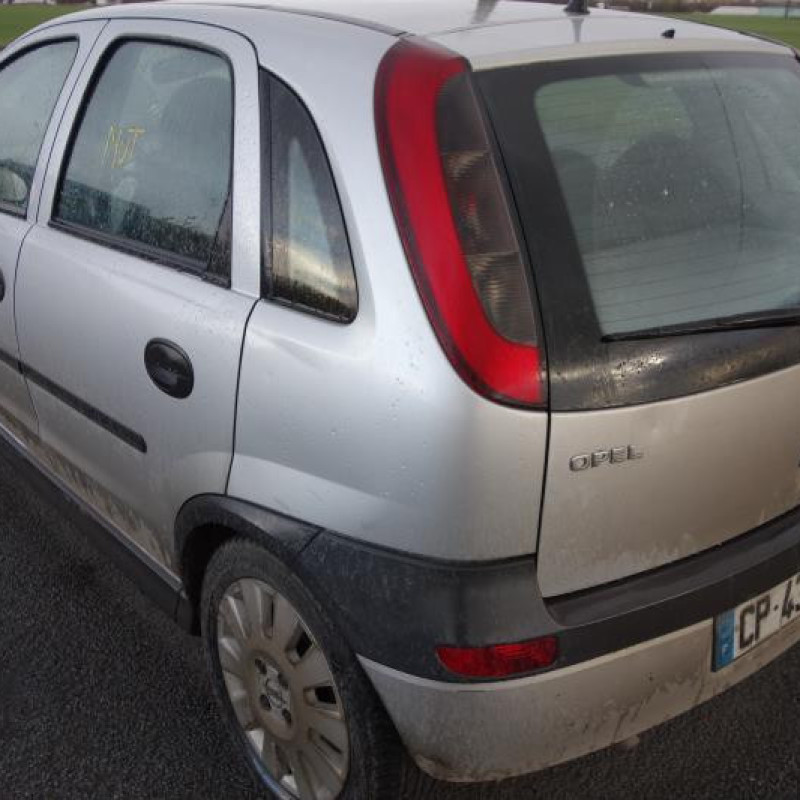 Vitre arriere droit OPEL CORSA C Photo n°4