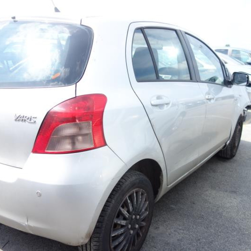 Poignee porte arriere droit TOYOTA YARIS 2 Photo n°6