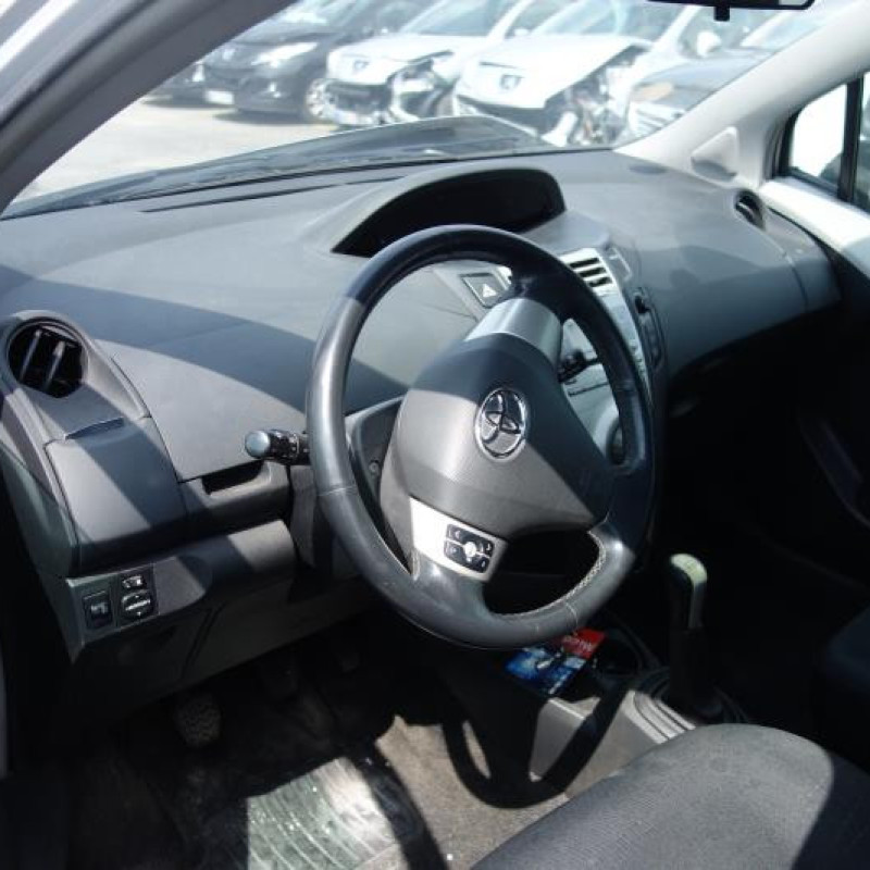 Poignee porte arriere droit TOYOTA YARIS 2 Photo n°8