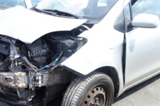 Poignee porte avant droit TOYOTA YARIS 2