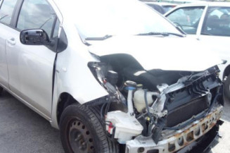 Poignee porte avant droit TOYOTA YARIS 2