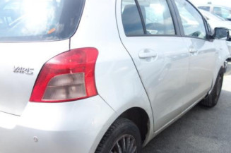 Poignee porte avant droit TOYOTA YARIS 2