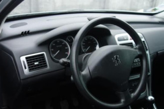 Vitre avant gauche PEUGEOT 307