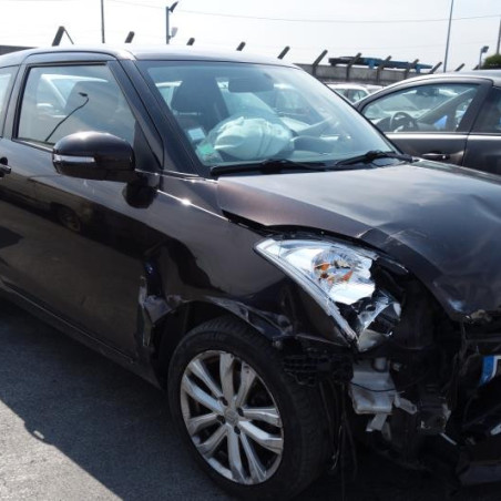 Vitre avant droit SUZUKI SWIFT 4