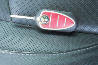 Attache ceinture arriere centrale ALFA ROMEO MITO