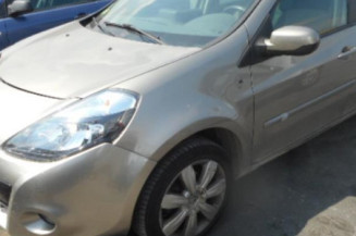 Vitre arriere droit RENAULT CLIO 3 Photo n°1