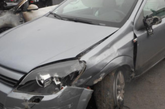 Poignee porte avant droit OPEL ASTRA H