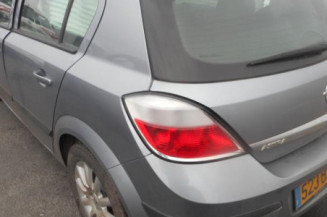 Poignee porte avant droit OPEL ASTRA H