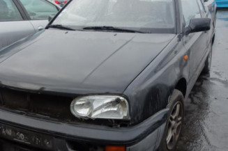 Pare choc arriere VOLKSWAGEN GOLF 3