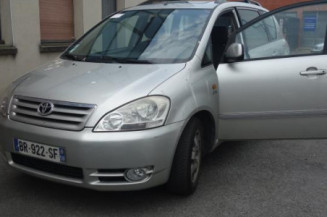 Traverse superieure TOYOTA AVENSIS VERSO