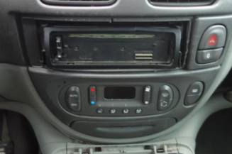 Poignee interieur arriere droit RENAULT SCENIC 1