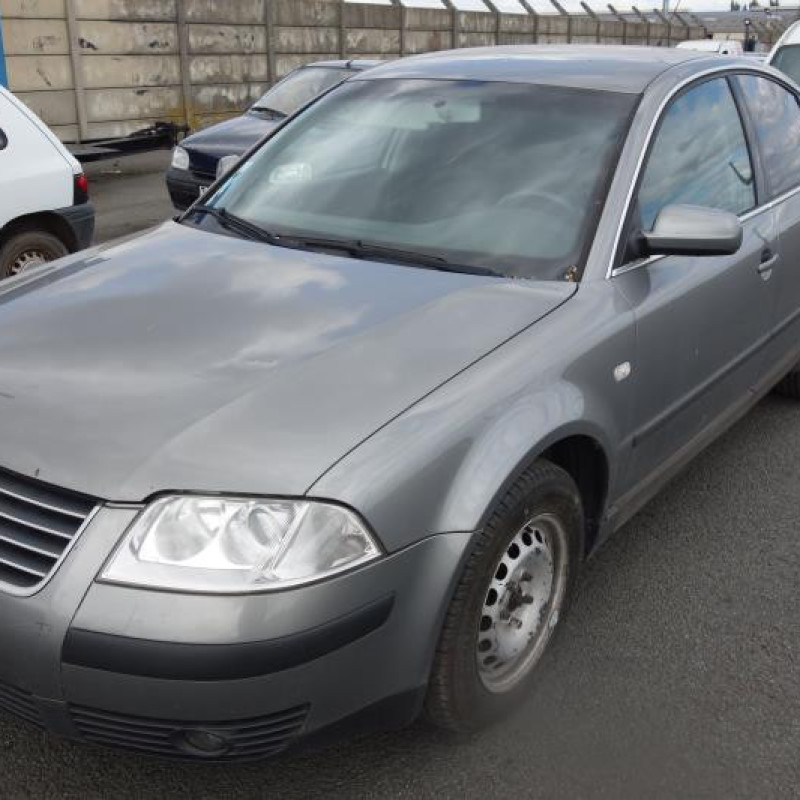 Pare choc arriere VOLKSWAGEN PASSAT 4 Photo n°9