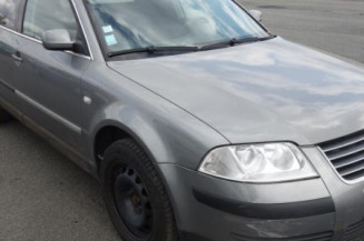 Pare choc arriere VOLKSWAGEN PASSAT 4