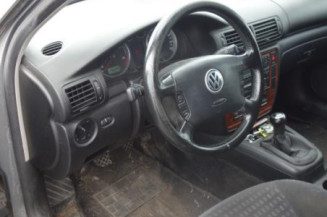 Pare choc arriere VOLKSWAGEN PASSAT 4