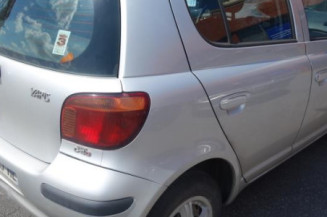 Poignee porte arriere droit TOYOTA YARIS 1