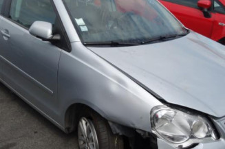 Poignee porte avant droit VOLKSWAGEN POLO 4