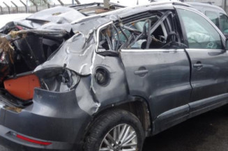 Poignee porte avant droit VOLKSWAGEN TIGUAN 1