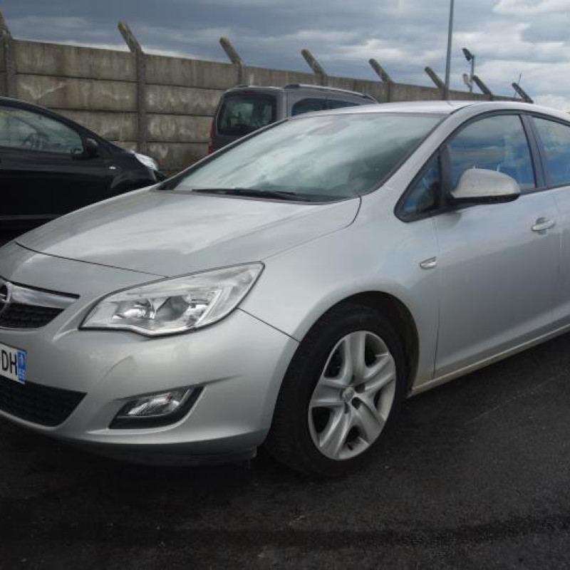 Poignee porte arriere droit OPEL ASTRA J Photo n°4