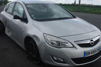 Poignee porte arriere droit OPEL ASTRA J