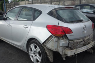 Poignee porte arriere droit OPEL ASTRA J