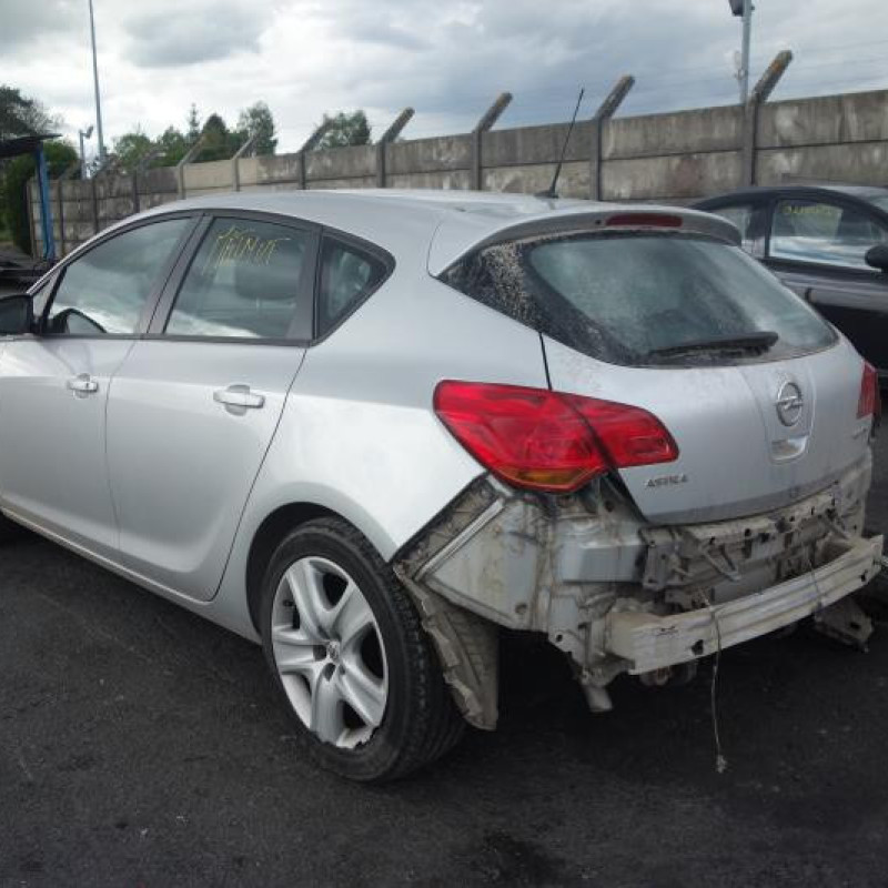 Poignee porte arriere droit OPEL ASTRA J Photo n°8