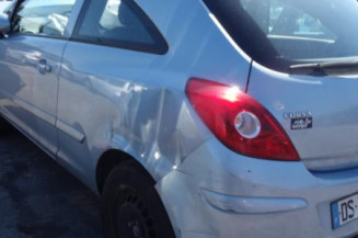 Poignee porte avant droit OPEL CORSA D