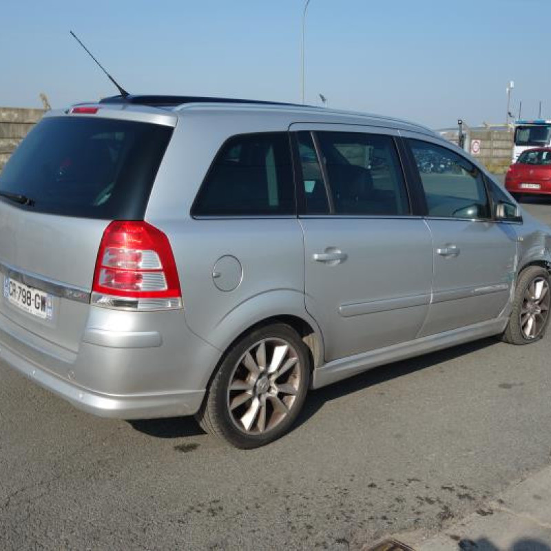 Traverse superieure OPEL ZAFIRA B Photo n°4