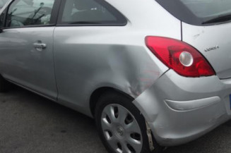 Poignee porte avant gauche OPEL CORSA D