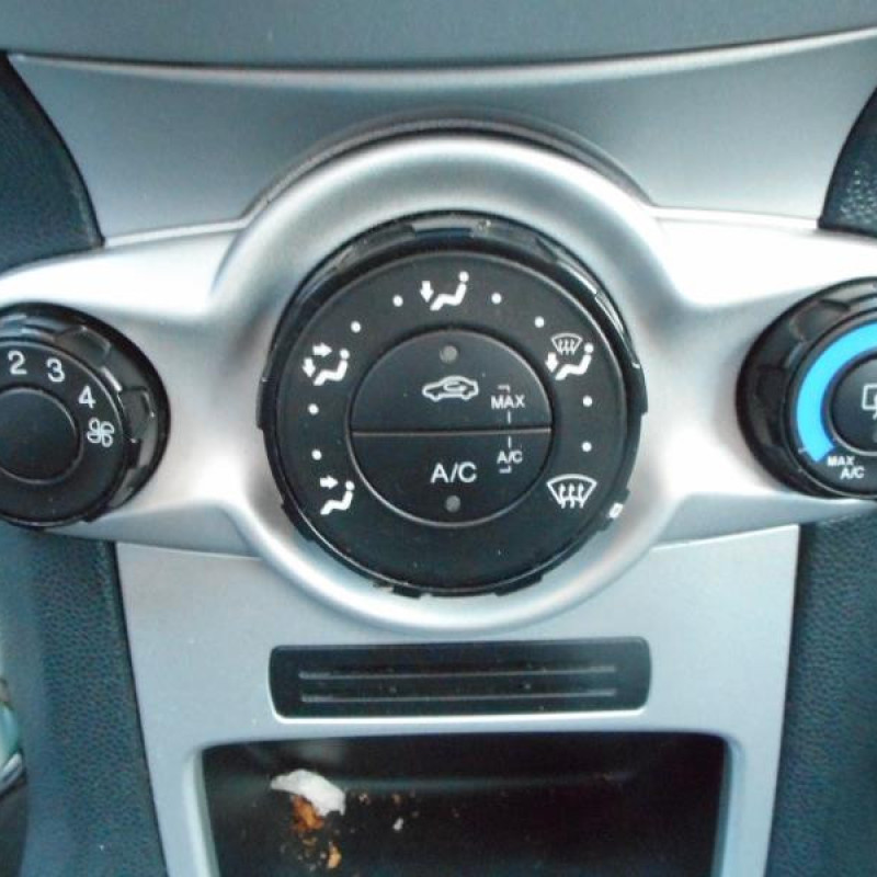 Poignee interieur avant droit FORD FIESTA 6 Photo n°11