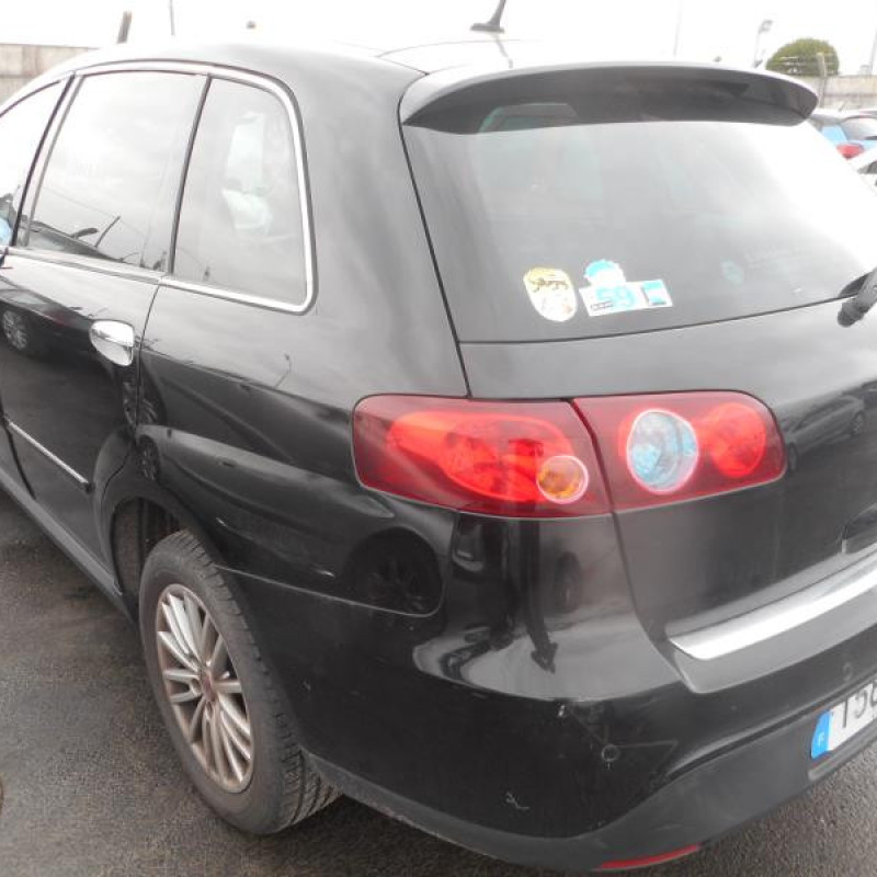 Pare choc arriere FIAT CROMA 2 Photo n°7