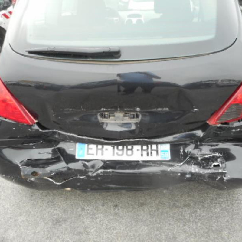 Poignee porte avant droit OPEL CORSA D Photo n°8