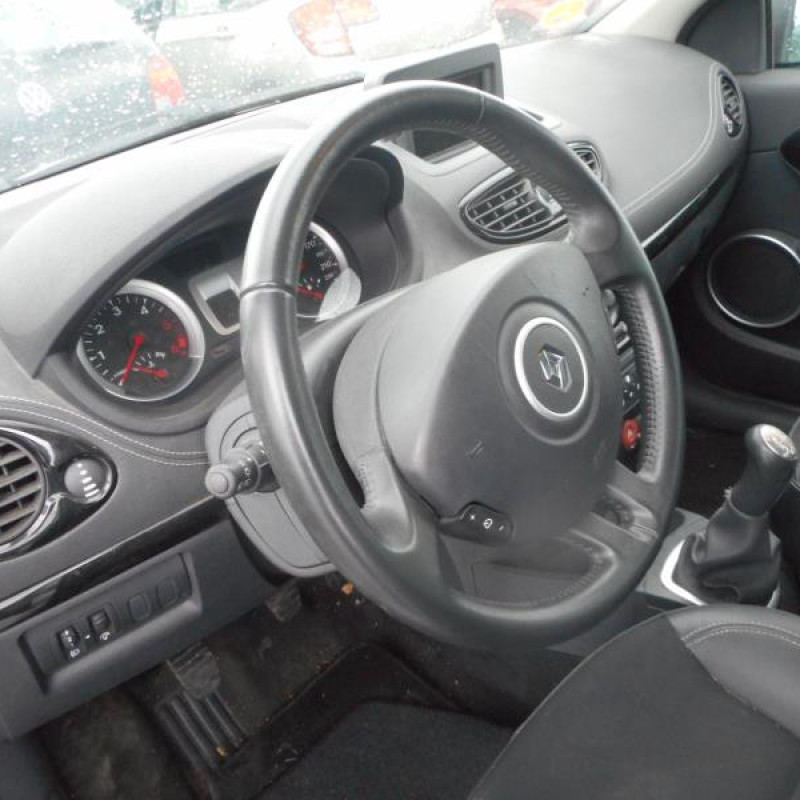 Ecran GPS RENAULT CLIO 3 Photo n°9