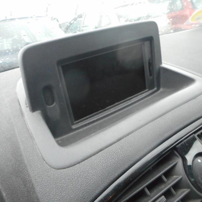 Ecran GPS RENAULT CLIO 3 Photo n°11