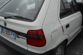 Pare choc arriere SKODA FELICIA