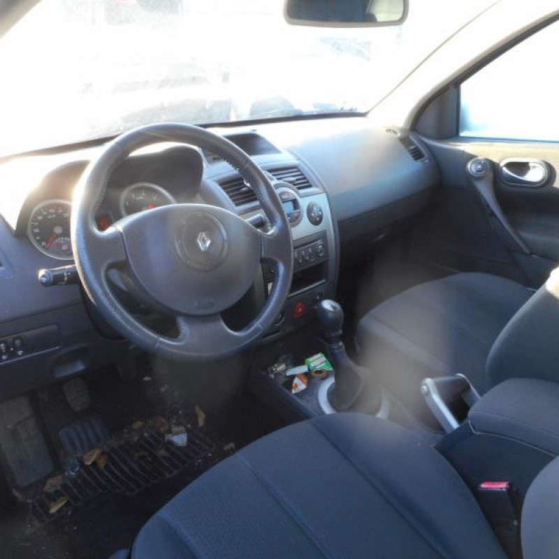 Pare choc arriere RENAULT MEGANE 2 Photo n°8