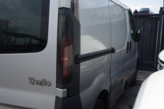 Poignee porte avant gauche RENAULT TRAFIC 2