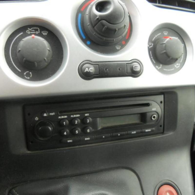 Charniere de porte de coffre gauche RENAULT KANGOO 2 Photo n°9