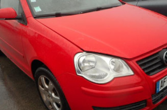 Poignee porte avant droit VOLKSWAGEN POLO 4