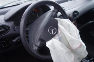 Poignee porte avant droit MERCEDES CLASSE A 168