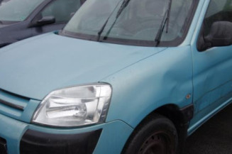 Vitre arriere droit CITROEN BERLINGO 1 Photo n°1