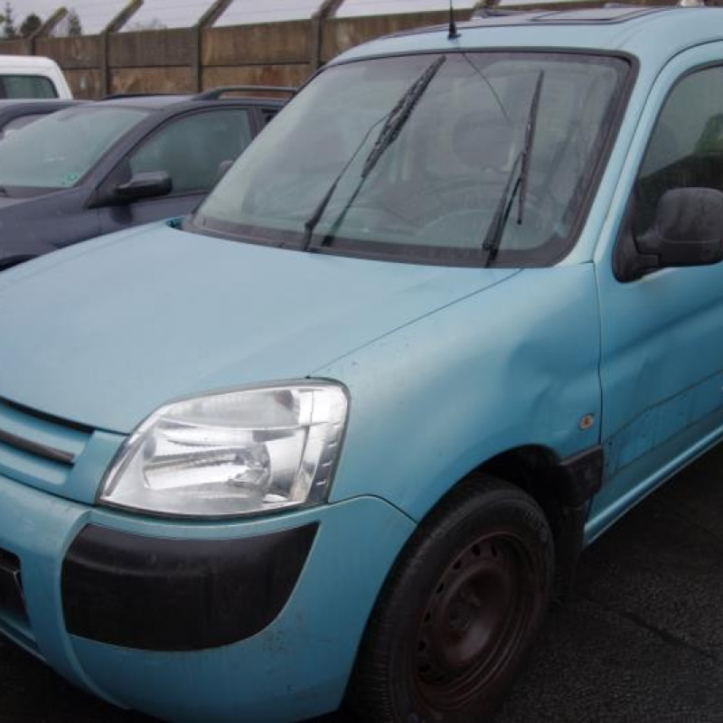 Vitre arriere droit CITROEN BERLINGO 1 Photo n°1