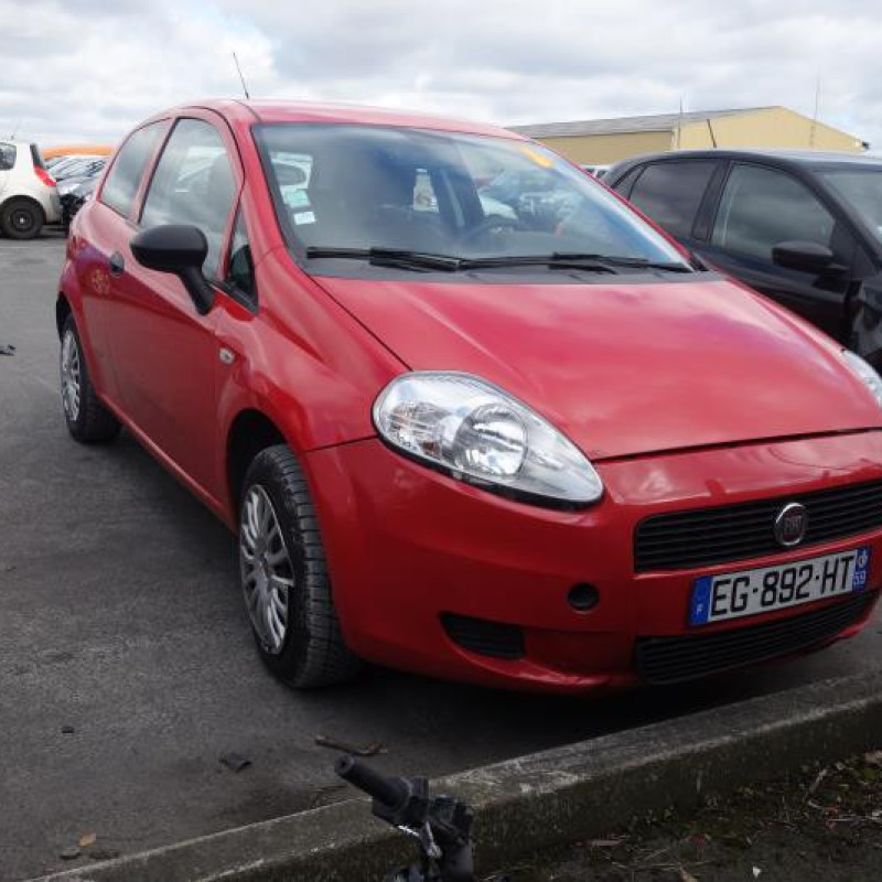 Poignee porte avant gauche FIAT GRANDE PUNTO Photo n°5