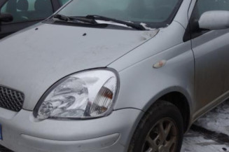 Poignee porte avant droit TOYOTA YARIS 1