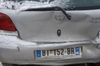 Poignee porte avant droit TOYOTA YARIS 1