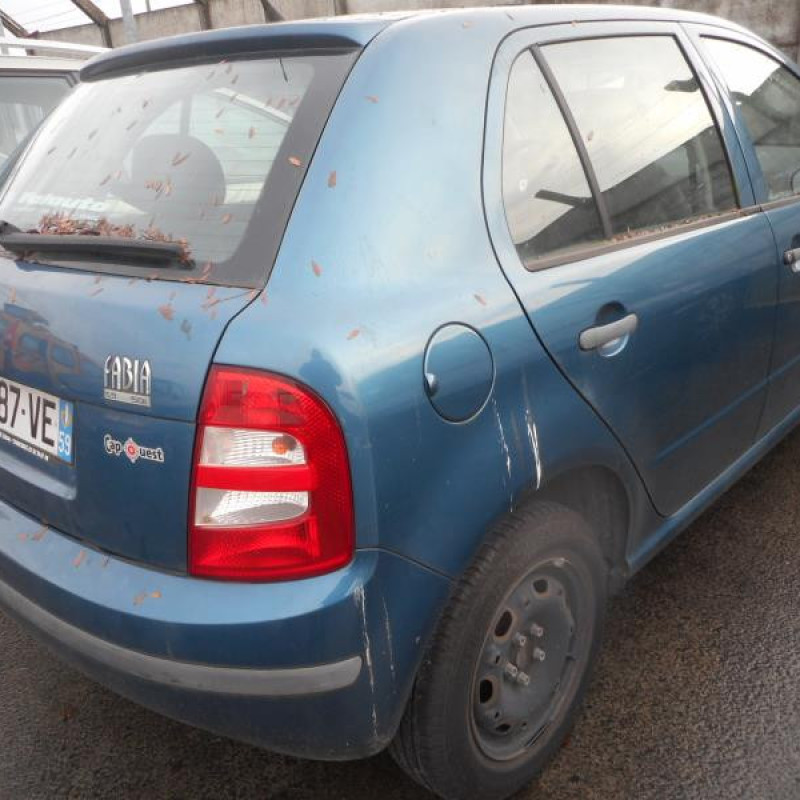 Pare choc arriere SKODA FABIA 1 Photo n°6