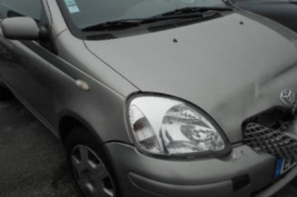 Poignee porte avant droit TOYOTA YARIS 1