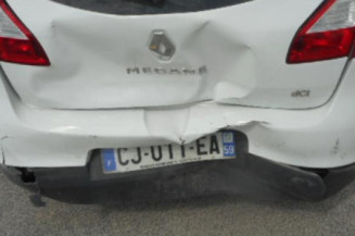 Charniere de porte arriere droit RENAULT MEGANE 3