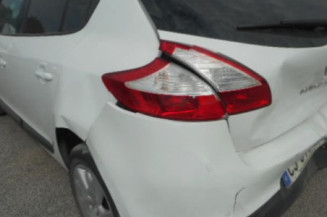 Charniere de porte arriere droit RENAULT MEGANE 3